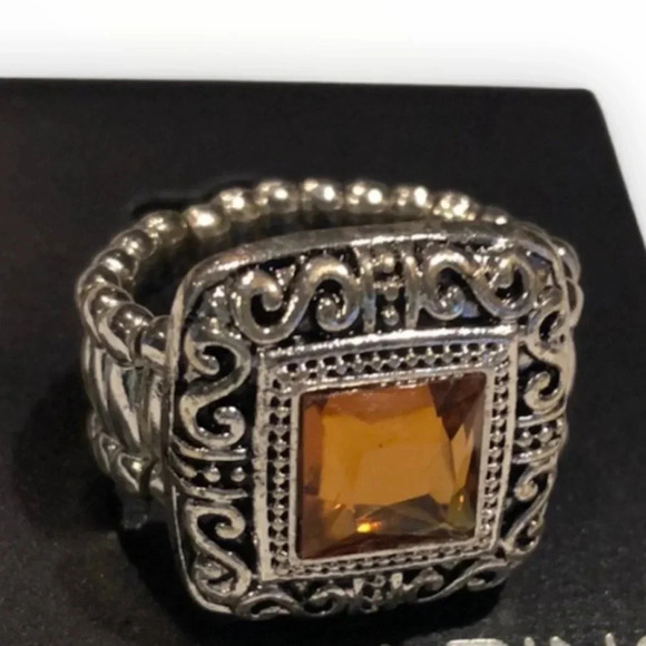 COSTUME JEWELRY NEW WOMENS RING SILVER STONE ELASTIC FALL WINTER GIFTS ONE SIZE - Picture 2 of 8